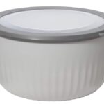 Portable & reusable food storage designed with ribbed base for an effortless grip